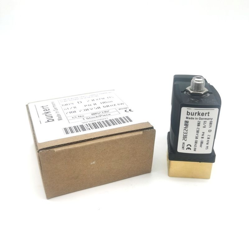 2/2 স্বাভাবিকভাবে খোলা 00295651 Burkert Solenoid Valve 20 Flow Holes FKM (ফ্লুরো রবার) সিলড ব্রাস ভ্যালভের দেহ AC220V 8W 1-25bar